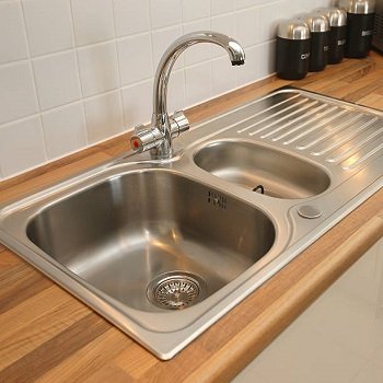 stainless_steel_kitchen 2-8472578-45260.jpg